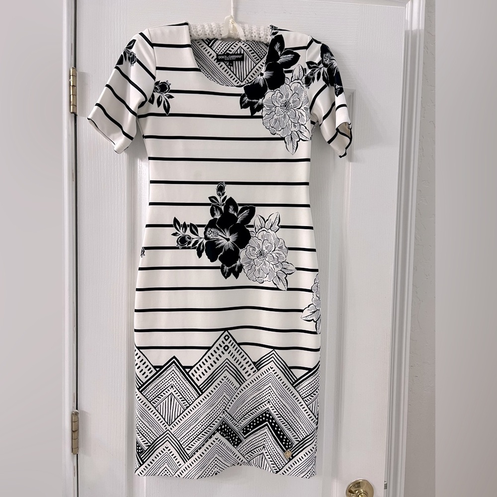 Dolce & Cabbana
Size small